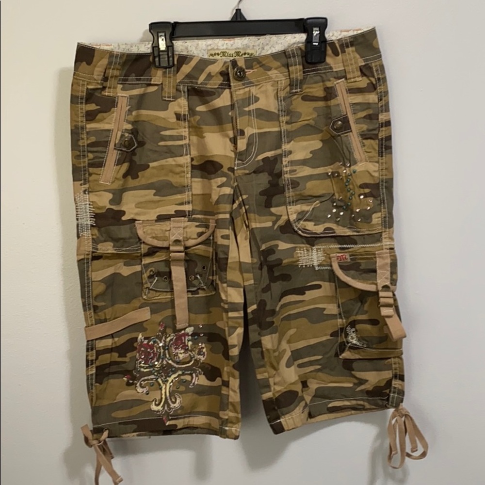 NWOT miss me cargo Bermuda shorts camo large
